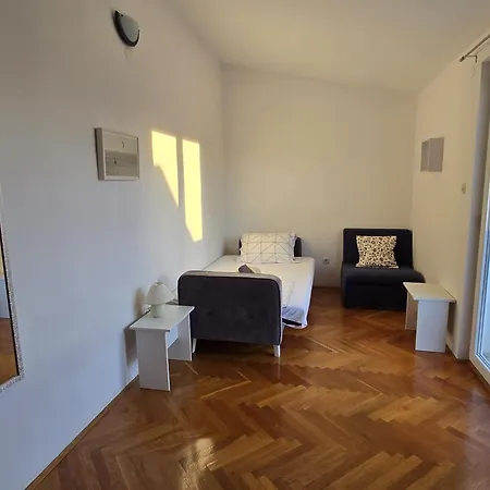 Manu Baška Voda