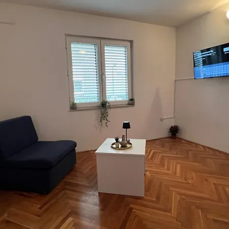 Apartment Manu